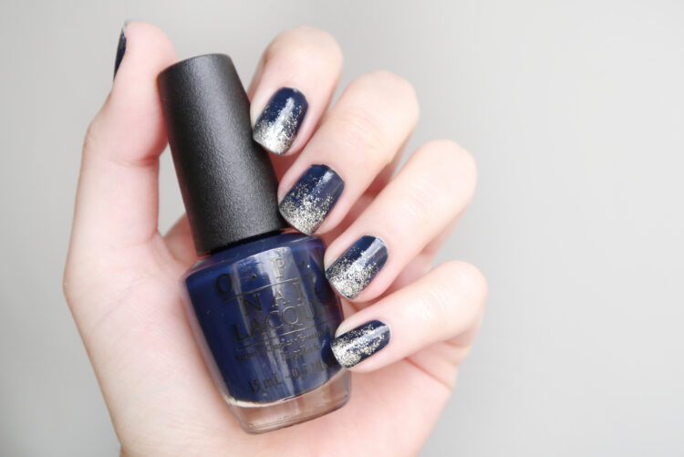 diy-nail-art-navy-silver-ombre